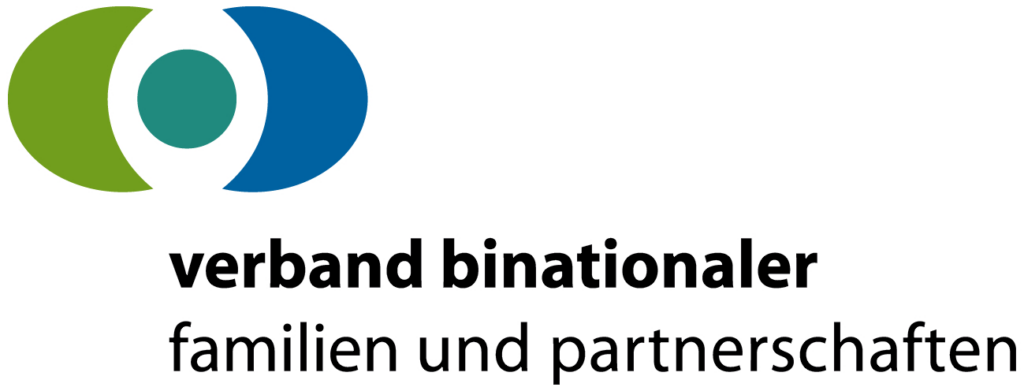 Eine Art angedeutetes Auge ist zu sehen. Links Grün, mit einem türkisenen Punkt daneben und rechts blau. Darunter steht gefettet: verband binationaler und darunter nicht gefettet: familien und partnerschaften